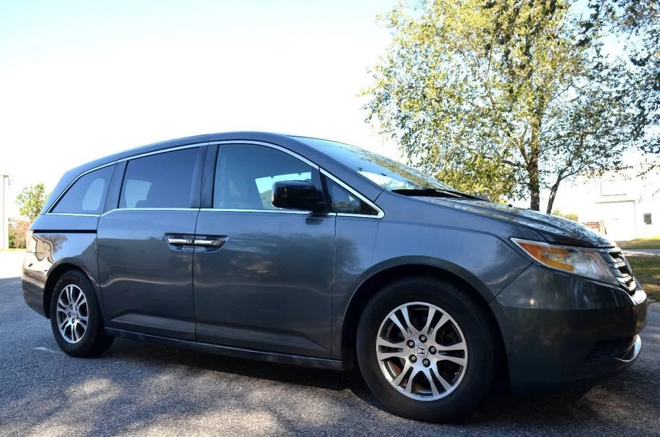 2012 Honda Odyssey - Image 2 of 19