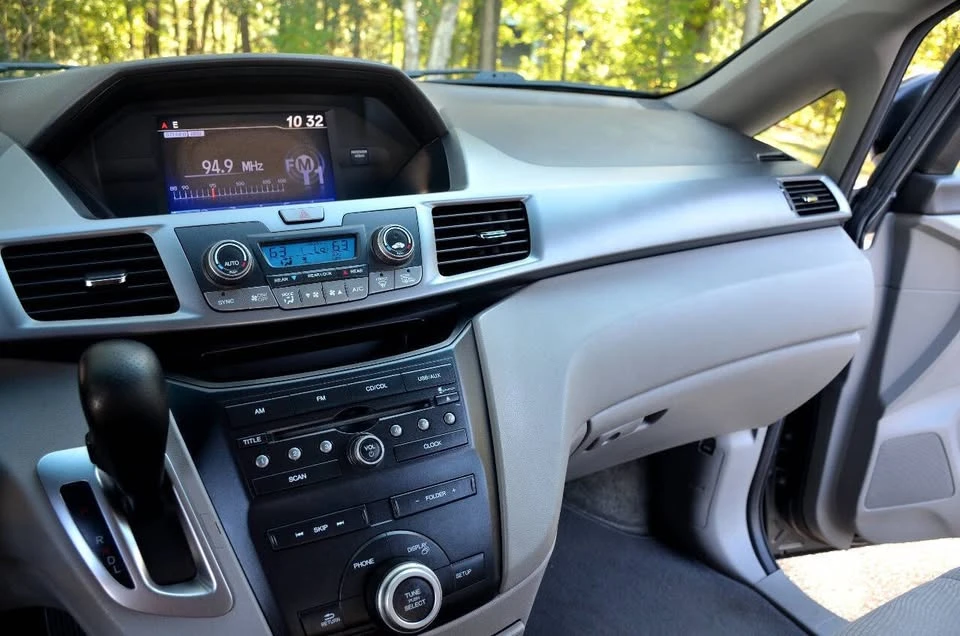 2012 Honda Odyssey - Image 16 of 19