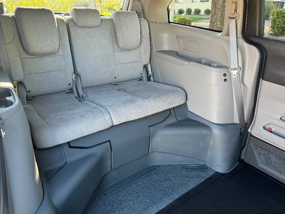 2012 Honda Odyssey - Image 9 of 15