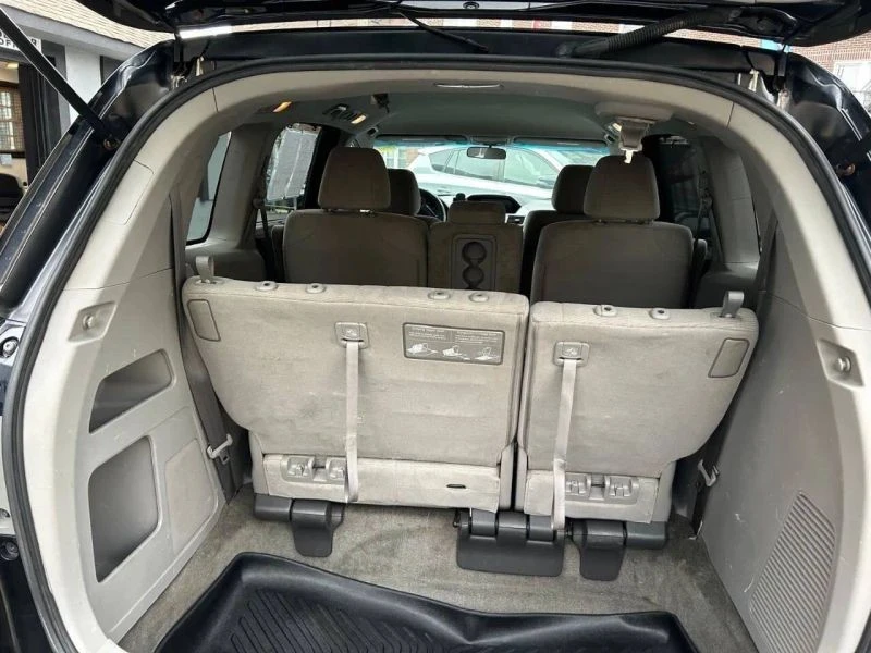 2012 Honda Odyssey - Image 11 of 12