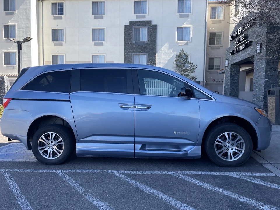 2012 Honda Odyssey - Image 6 of 13
