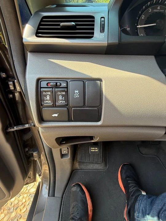 2012 Honda Odyssey - Image 19 of 20