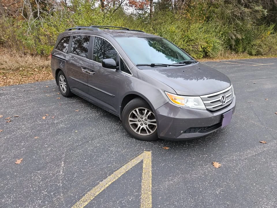 2012 Honda Odyssey - Image 2 of 5