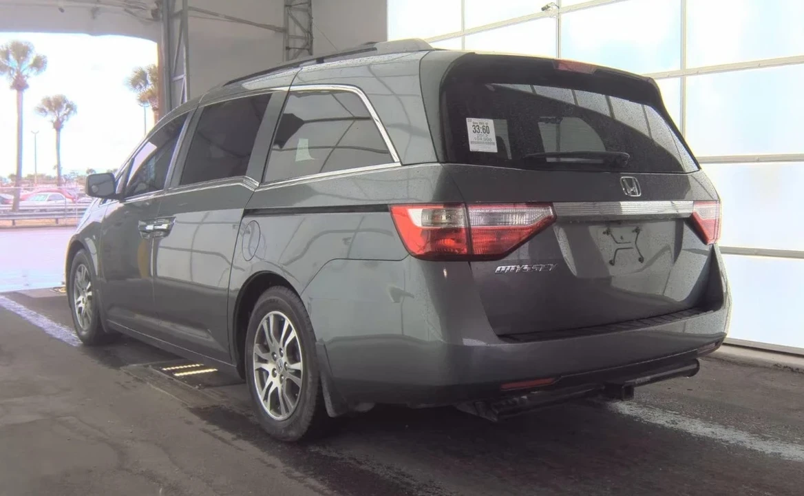 2012 Honda Odyssey - Image 2 of 12