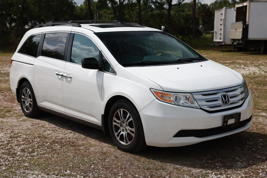 2012 Honda Odyssey - Image 15 of 21