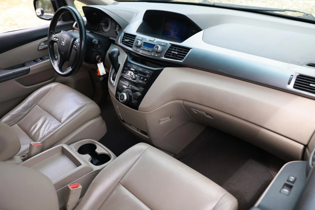 2012 Honda Odyssey - Image 16 of 21