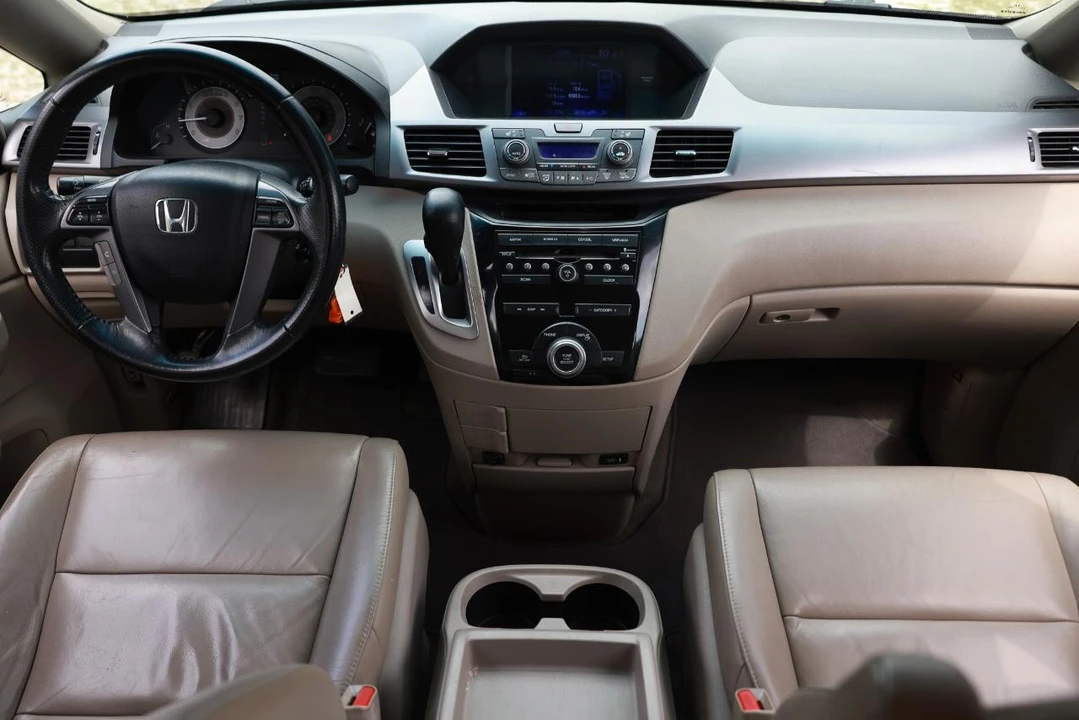 2012 Honda Odyssey - Image 2 of 21