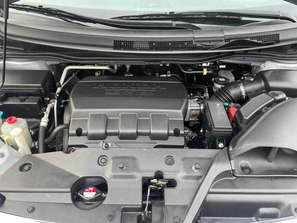2012 Honda Odyssey - Image 15 of 17