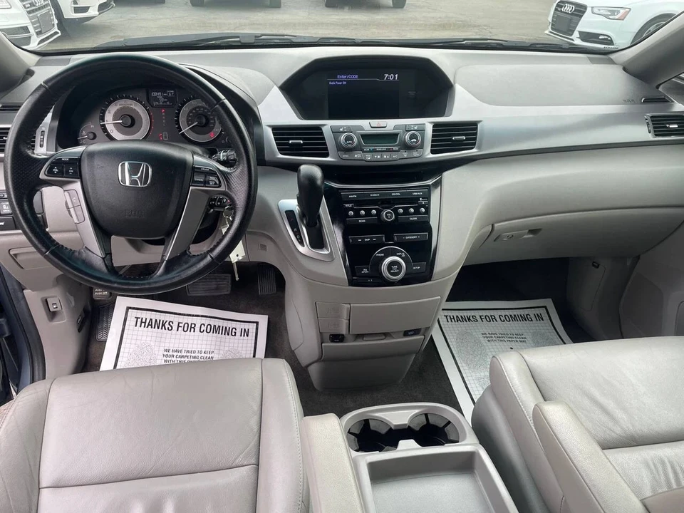 2012 Honda Odyssey - Image 10 of 17