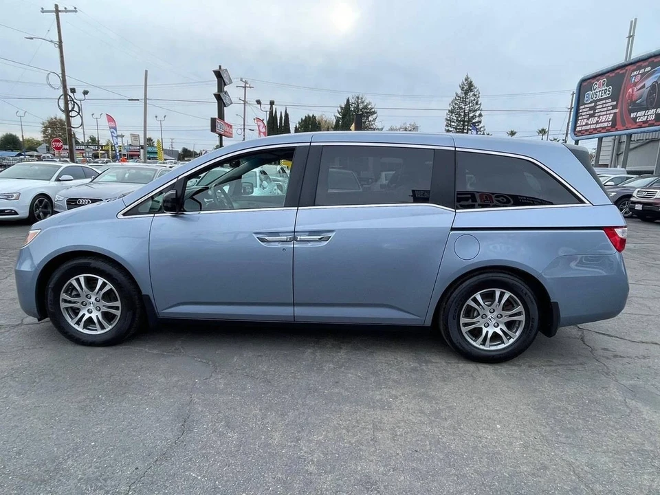 2012 Honda Odyssey - Image 3 of 17