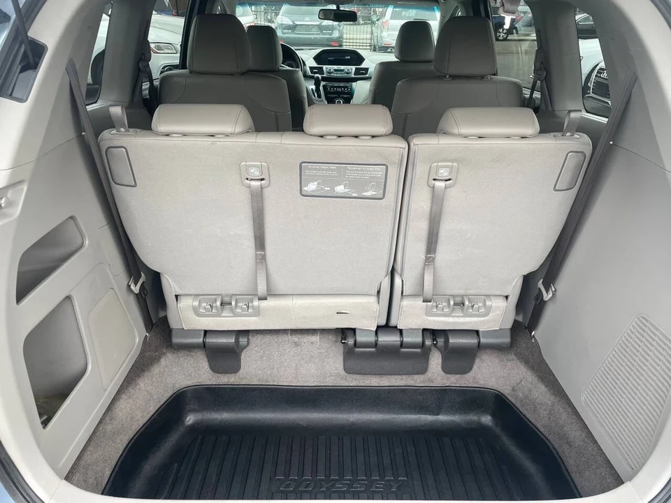 2012 Honda Odyssey - Image 14 of 17