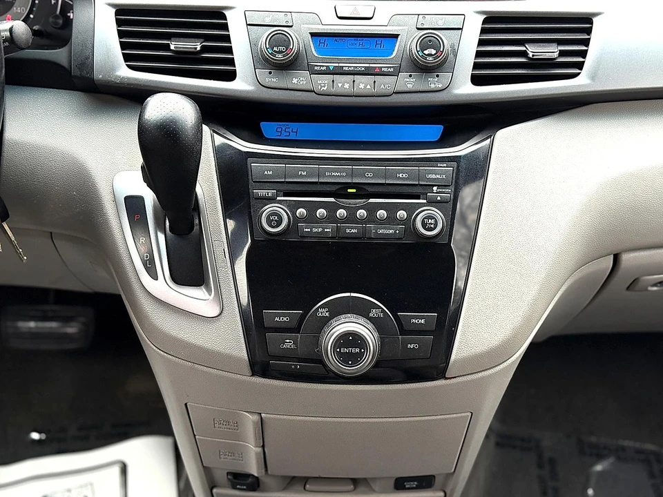 2012 Honda Odyssey - Image 15 of 21