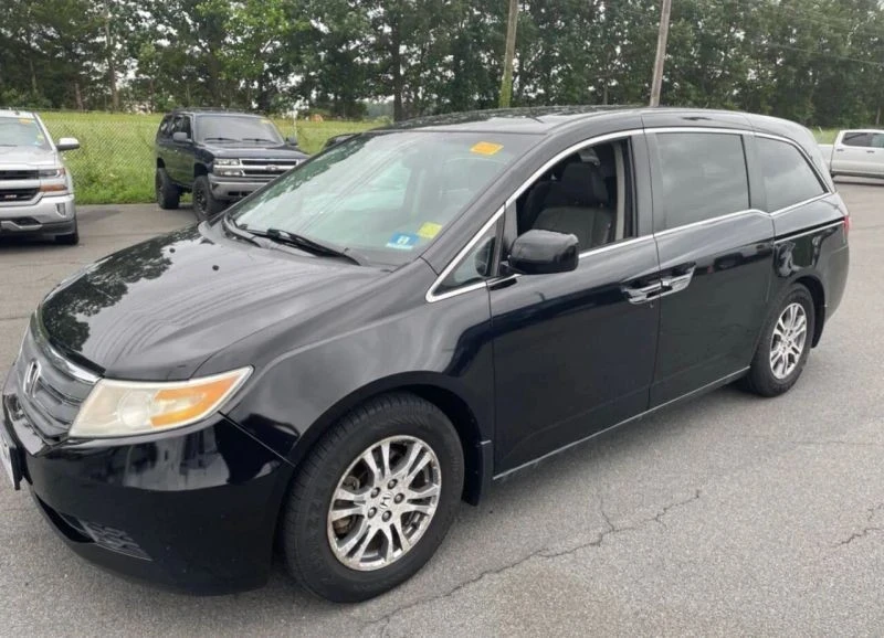 2012 Honda Odyssey - Image 2 of 11