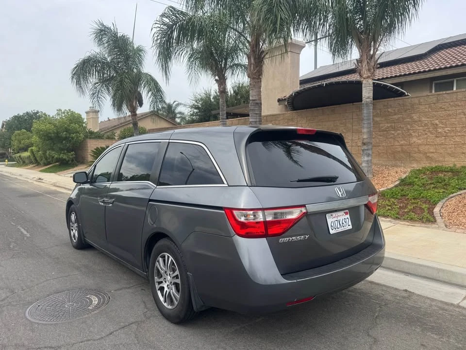 2012 Honda Odyssey - Image 4 of 10