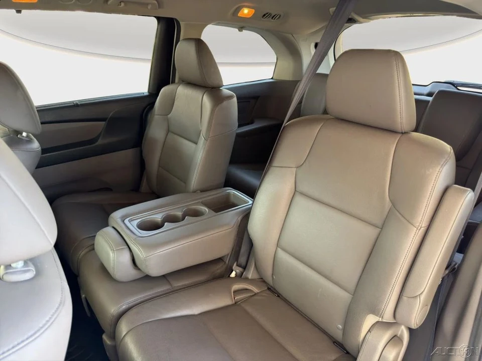 2012 Honda Odyssey - Image 14 of 21