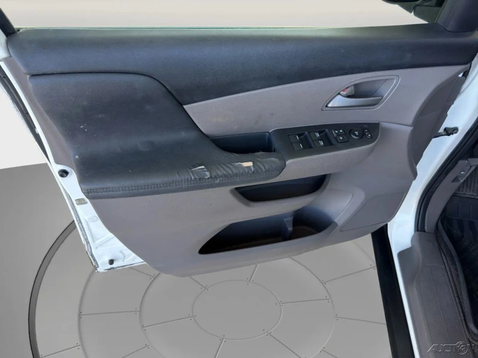 2012 Honda Odyssey - Image 13 of 21