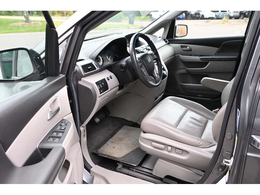 2012 Honda Odyssey - Image 13 of 21