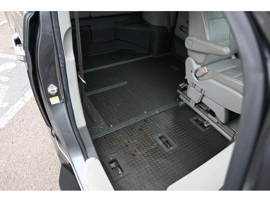 2012 Honda Odyssey - Image 16 of 21