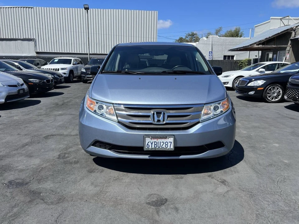 2012 Honda Odyssey - Image 2 of 17