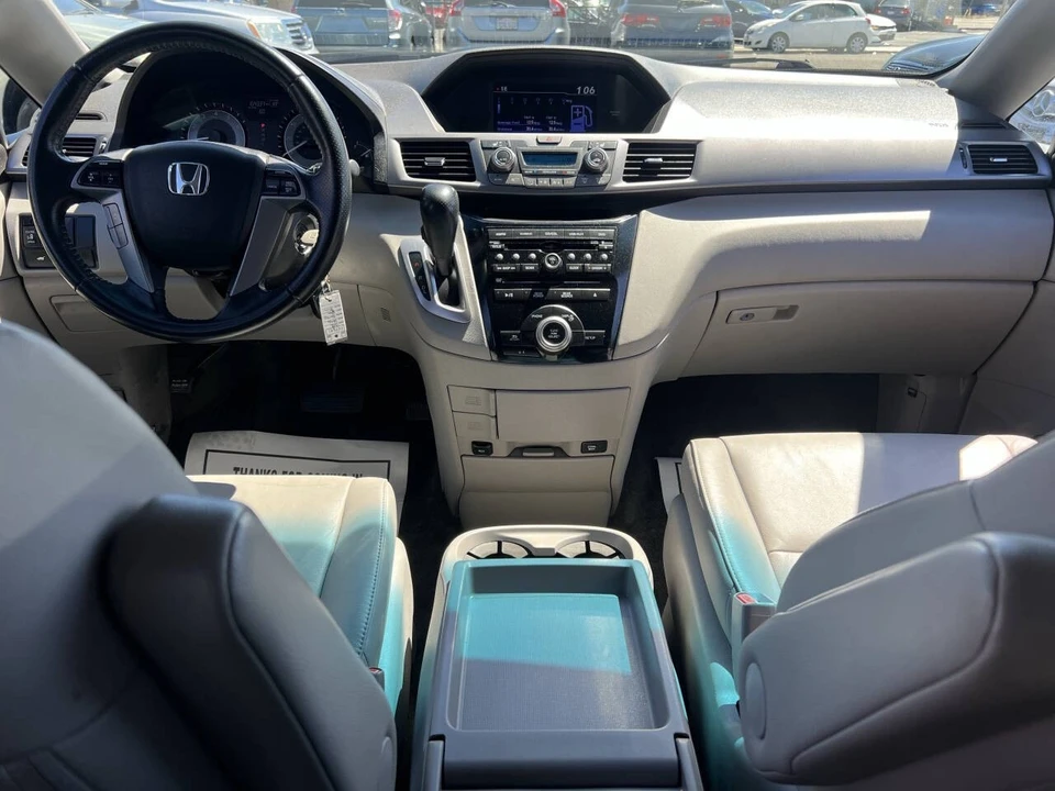 2012 Honda Odyssey - Image 10 of 17
