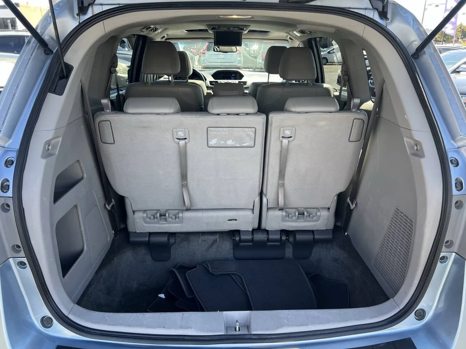 2012 Honda Odyssey - Image 14 of 17
