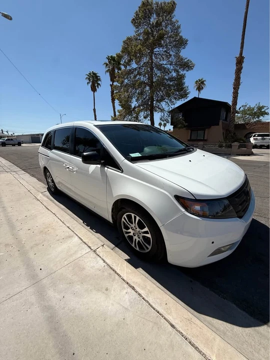 2012 Honda Odyssey - Image 2 of 9