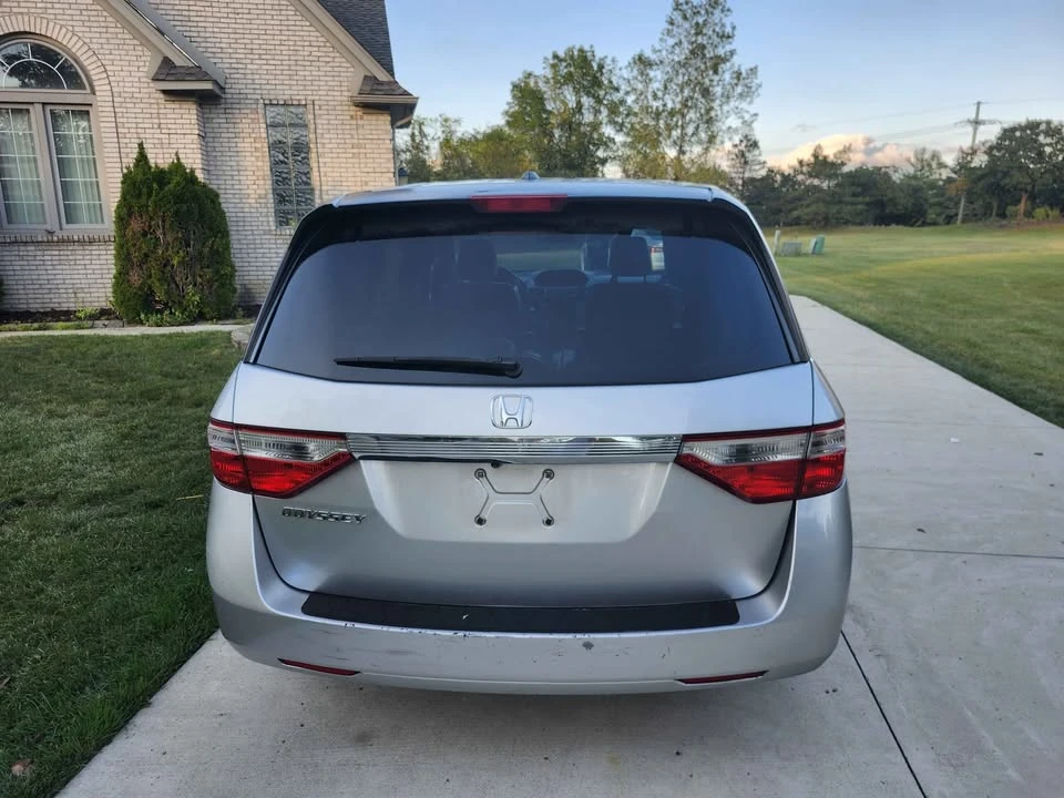 2012 Honda Odyssey - Image 3 of 8
