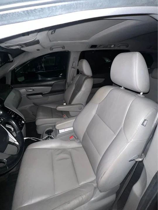 2012 Honda Odyssey - Image 6 of 8