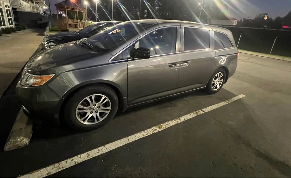 2012 Honda Odyssey - Image 4 of 8