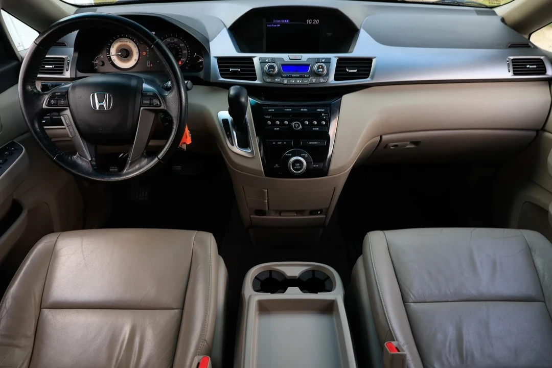 2012 Honda Odyssey - Image 2 of 12