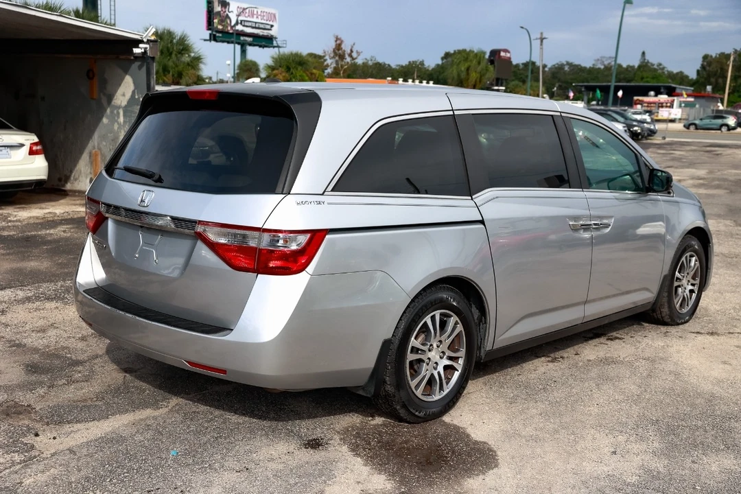 2012 Honda Odyssey - Image 11 of 12