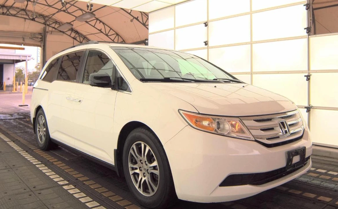 2012 Honda Odyssey - Image 3 of 16
