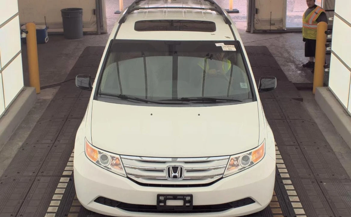 2012 Honda Odyssey - Image 2 of 16