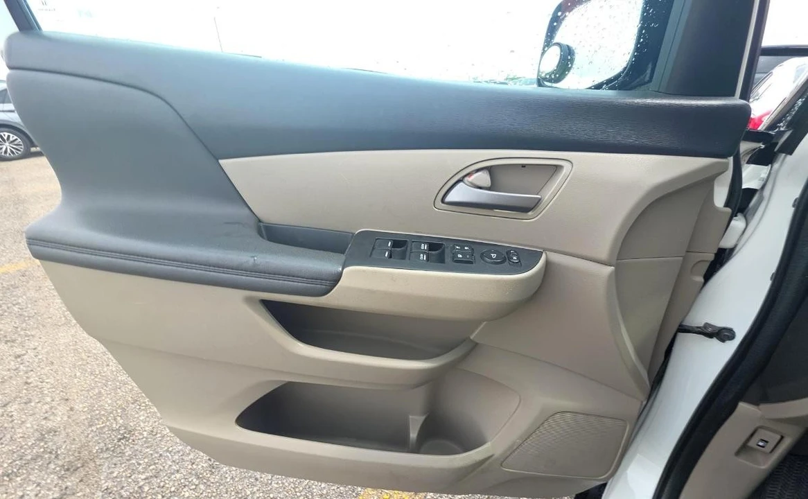 2012 Honda Odyssey - Image 9 of 16