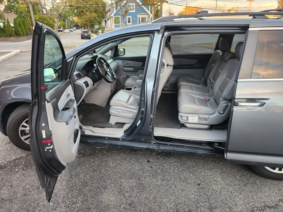 2012 Honda Odyssey - Image 10 of 21