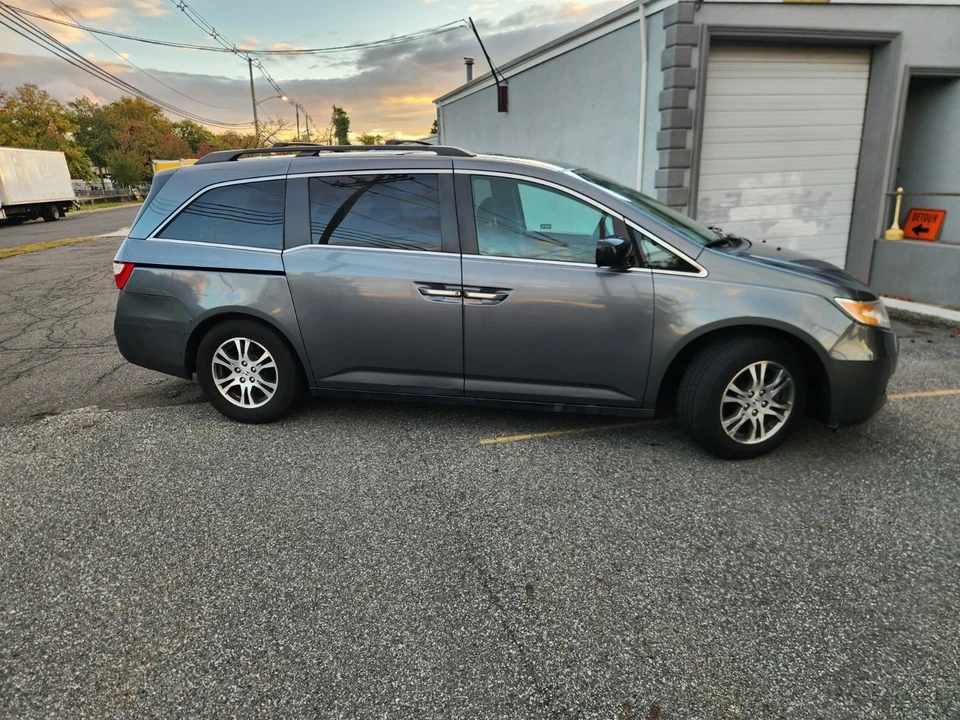 2012 Honda Odyssey - Image 3 of 21
