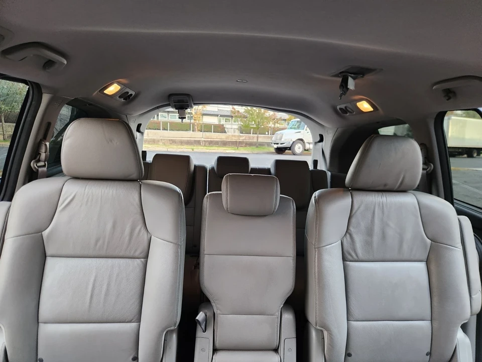 2012 Honda Odyssey - Image 15 of 21