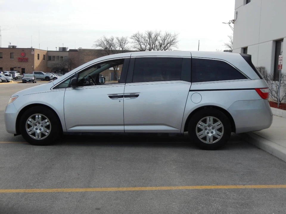 2012 Honda Odyssey - Image 10 of 12