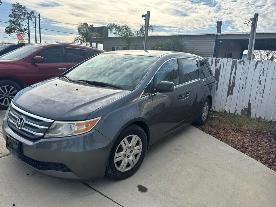 2012 Honda Odyssey - Image 2 of 7