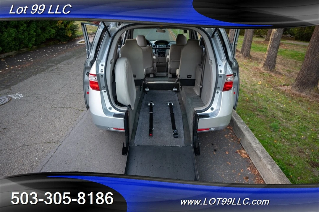 2012 Honda Odyssey - Image 2 of 4