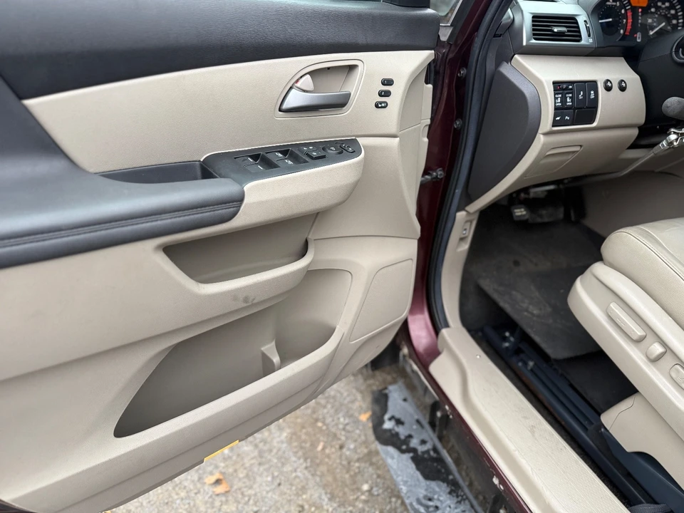 2012 Honda Odyssey - Image 9 of 21
