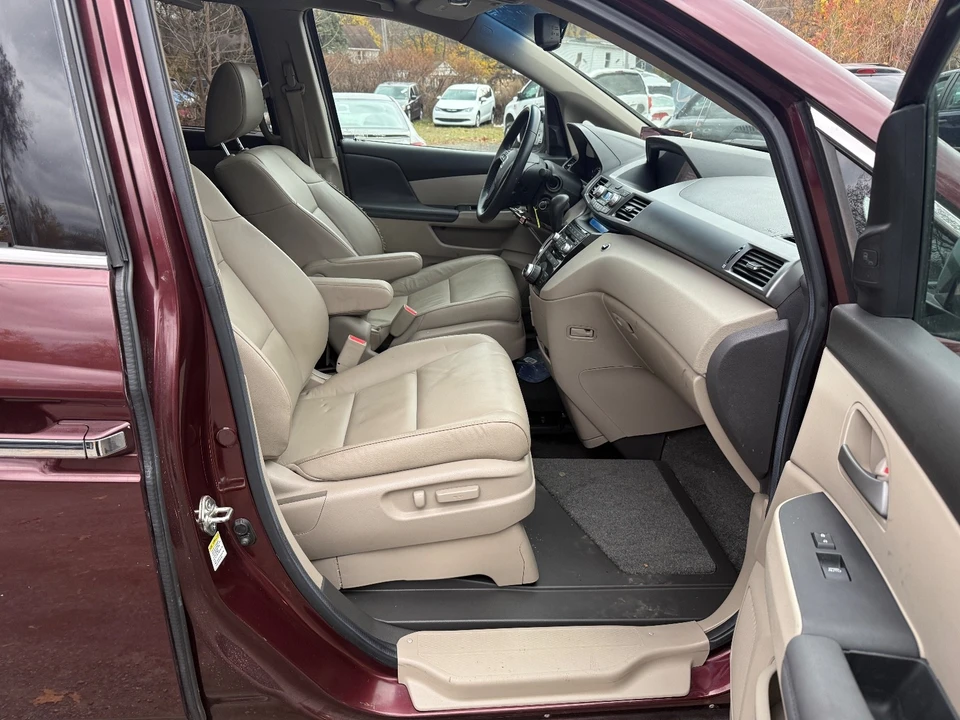 2012 Honda Odyssey - Image 16 of 21