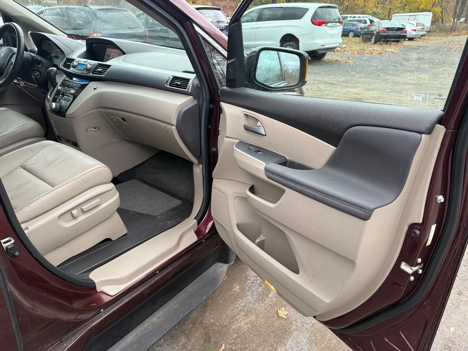 2012 Honda Odyssey - Image 17 of 21