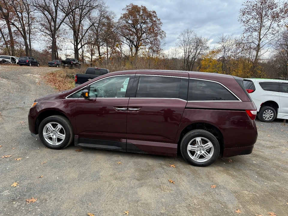 2012 Honda Odyssey - Image 3 of 21