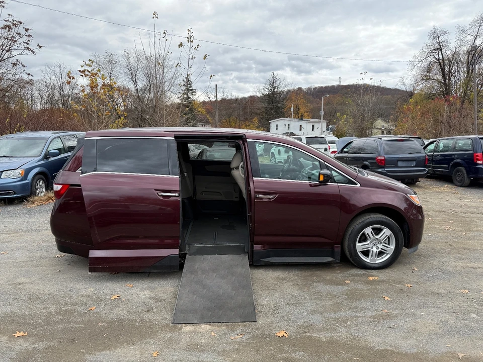 2012 Honda Odyssey - Image 18 of 21