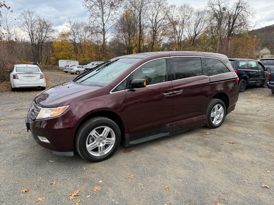 2012 Honda Odyssey - Image 2 of 21