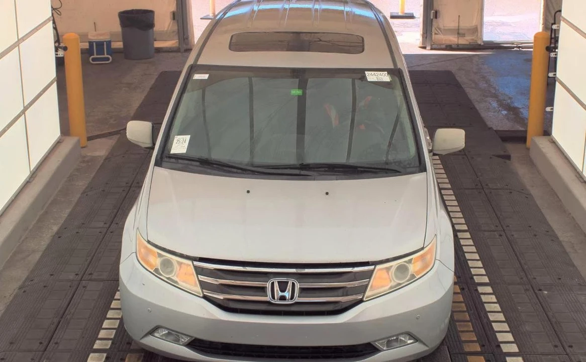 2012 Honda Odyssey - Image 2 of 14