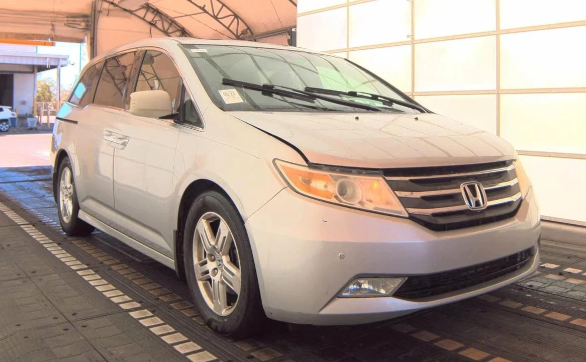 2012 Honda Odyssey - Image 3 of 14