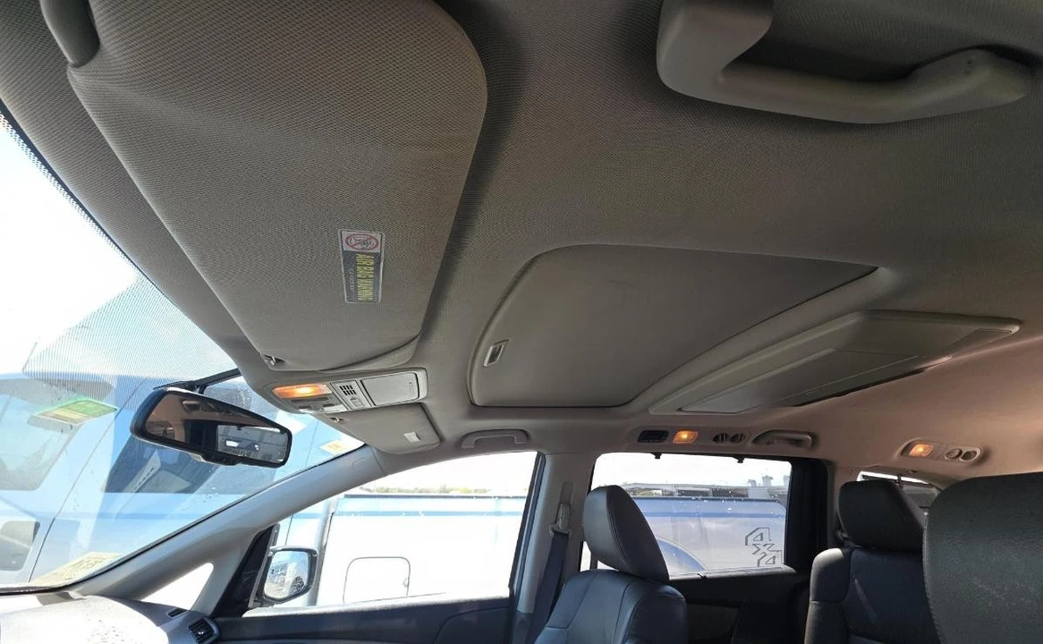 2012 Honda Odyssey - Image 13 of 14