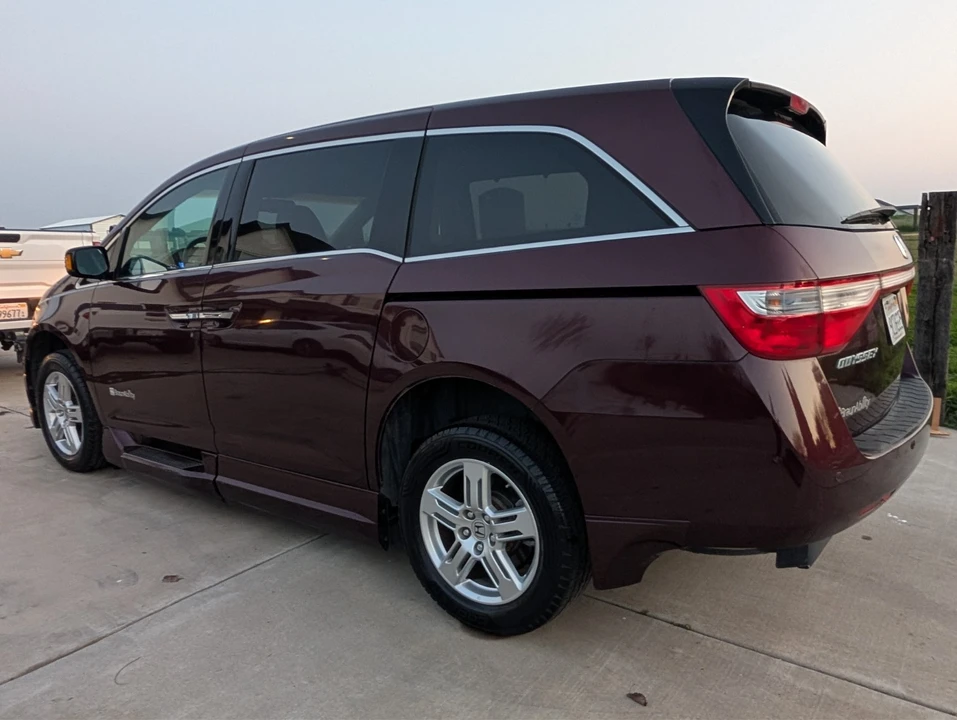 2012 Honda Odyssey - Image 4 of 13